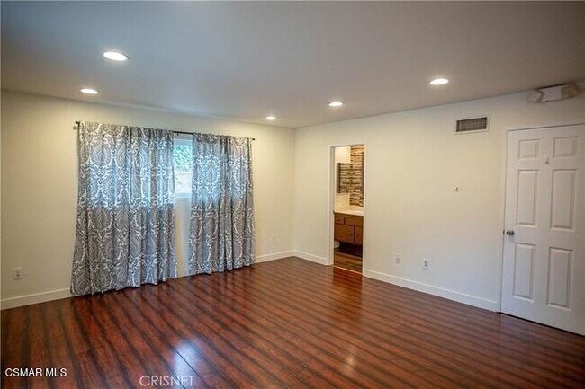 Foto del edificio - 22674 Waterbury St