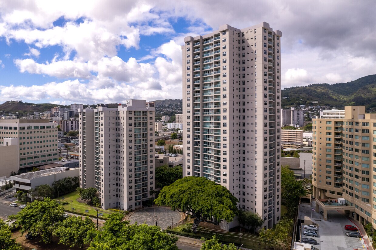 Foto principal - 1448 Young St