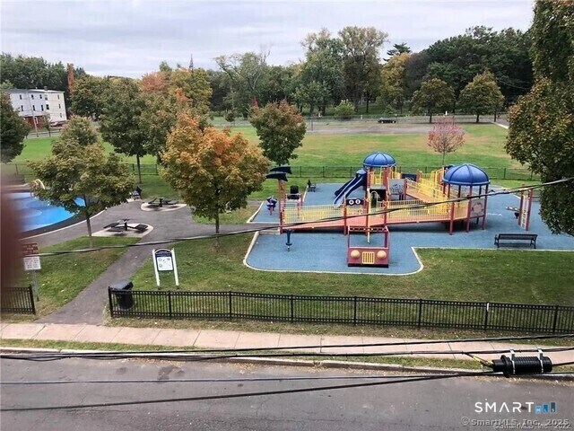 Building Photo - 63 Seyms St