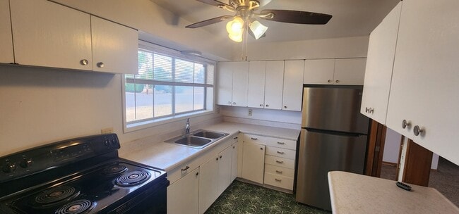 Building Photo - 309 Daley Dr