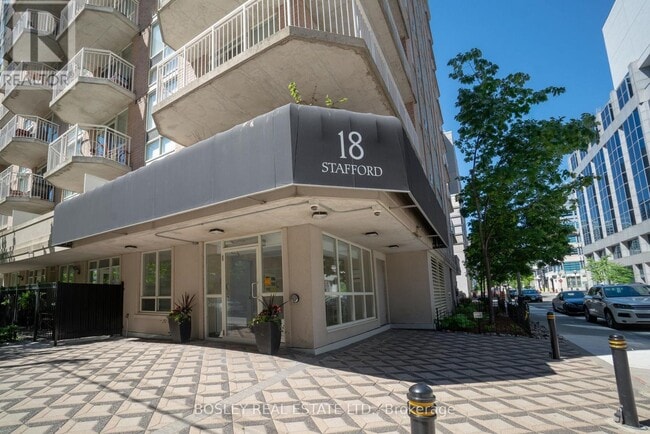 Building Photo - 18 Stafford St