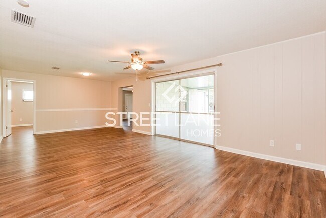 Foto del edificio - NOW OFFERING FIRST 2 FULL MONTH FREE OR A ...