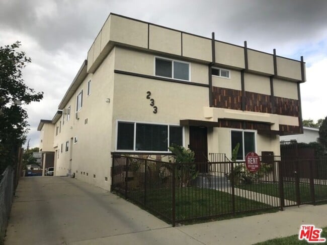 Building Photo - 233 N Park View St