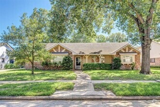 Building Photo - 5639 Indigo St