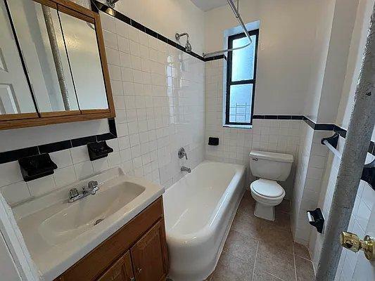 Foto del edificio - 1 bedroom in BRONX NY 10458