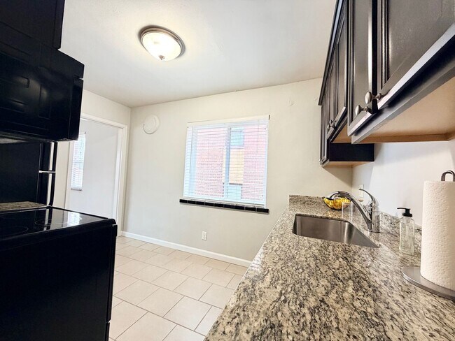 Building Photo - Nagel Avenue Apartments