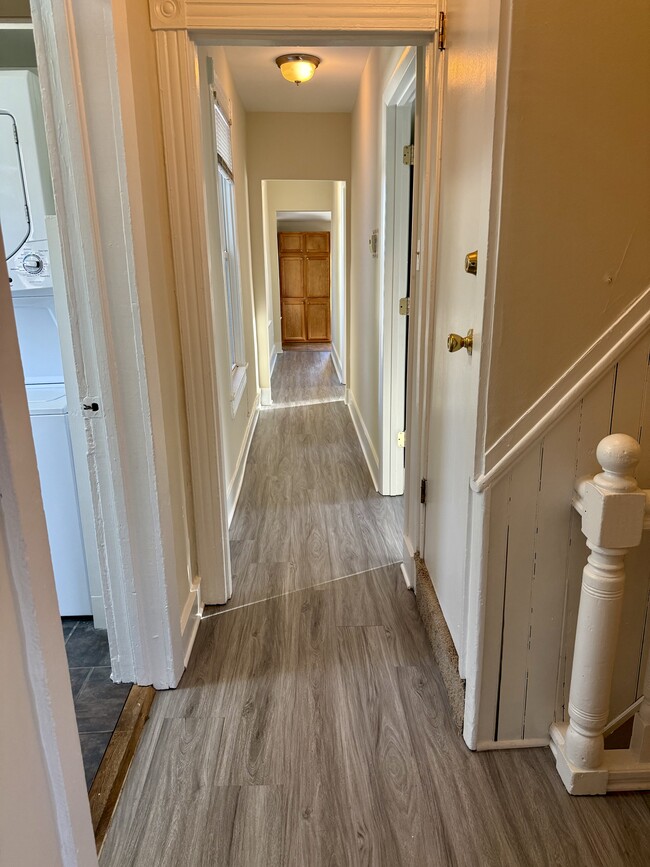 Building Photo - 411 Lyman Ave