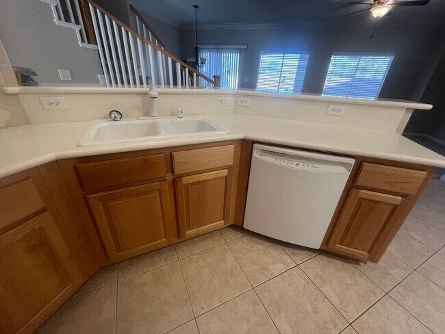 Foto del edificio - 3 Bedroom Townhome - Centennial Hills