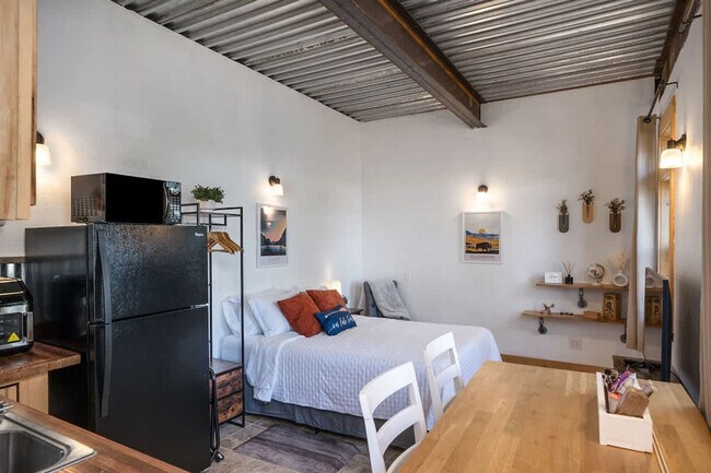 Foto del edificio - 402 N Foys Lake Dr