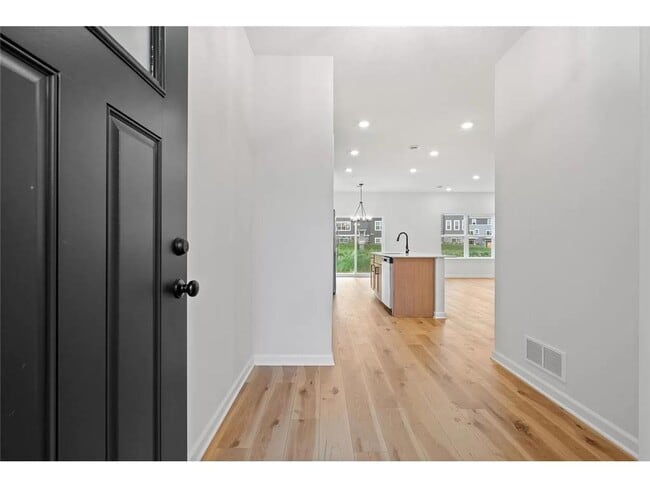 Building Photo - 13621 Busch Ln