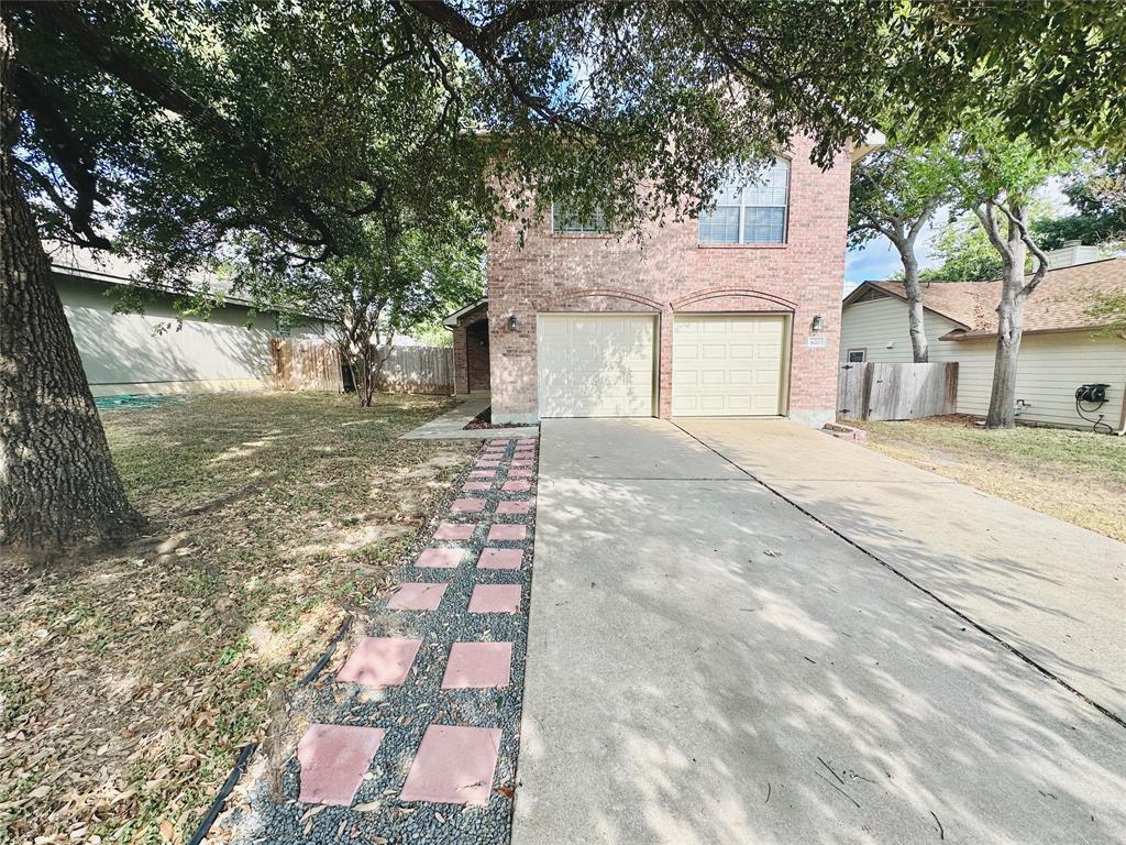 Foto principal - 1600 Primrose Trail