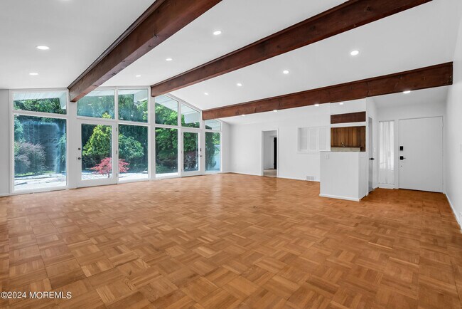 Building Photo - 366-368 Beecroft Pl