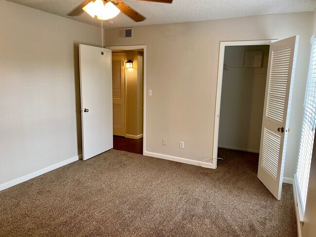 Foto del edificio - $1,635 Millbrook & Shaw, 2 Bedroom Condo -...