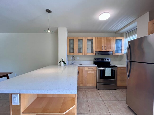 Photo - 1615 West Ave Apartment