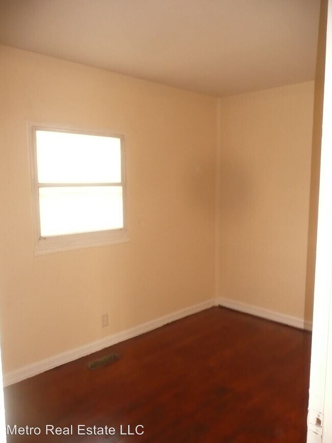 Building Photo - 3 br, 1 bath House - 915 Milton St