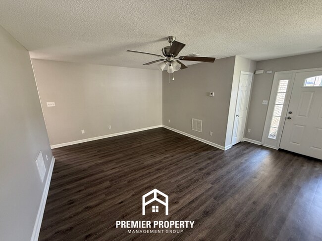 Photo - Move-In Ready 3BR Home in 38128 - Hardwood Floors, Attached Garage & Private Yard