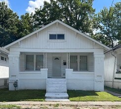 Building Photo - 811 Sutcliffe Ave