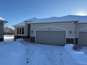 Building Photo - 600 Dovercourt Dr