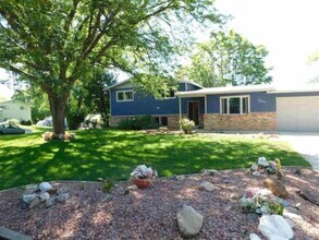 Building Photo - 2659 Paradise Dr