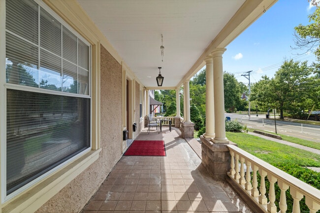 Building Photo - 809 Edgewood Ave