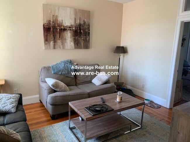 Foto del edificio - 16 Chestnut Hill Ave
