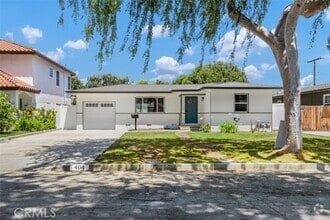 Building Photo - 404 Adlena Dr