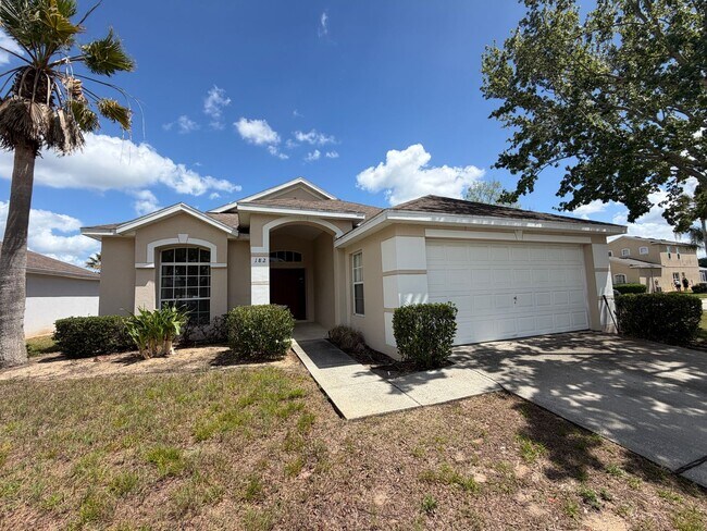 Foto del edificio - Private pool Single Family House 3 Beds 2 Baths, Resort Style Community. Easy access to Champions...