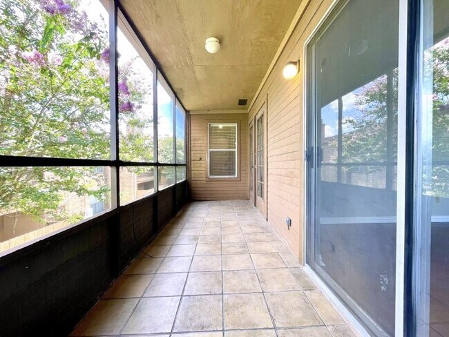 Foto del edificio - 10555 Turtlewood Ct