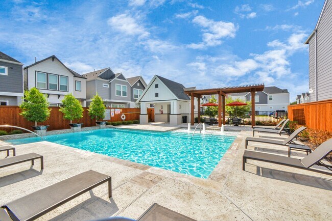 Foto del edificio - 731 Strawberry Pines Ct