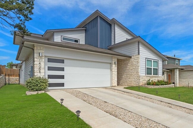 Building Photo - 14008 Zuhause Dr