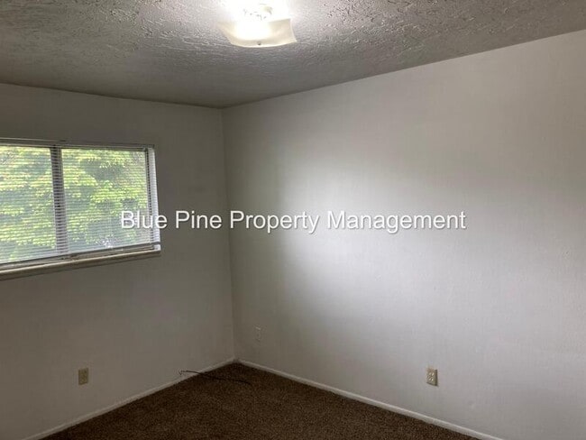Building Photo - 1474 Benton St