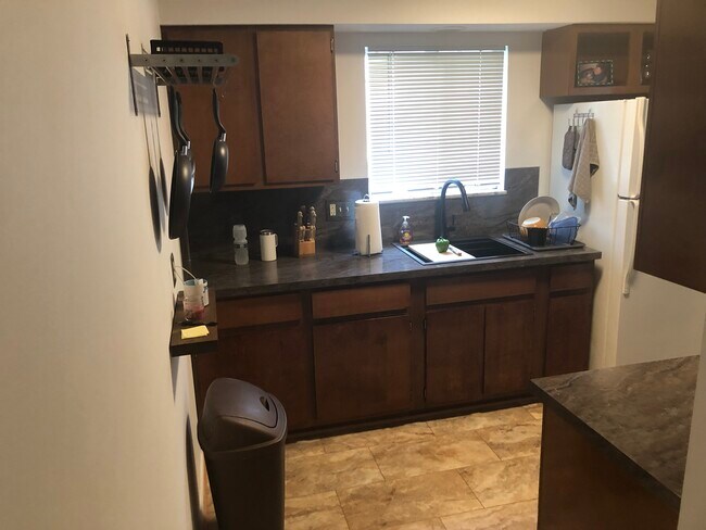 Foto del edificio - 1723 Dexter Ave