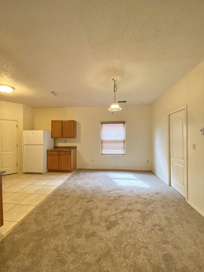 Foto del edificio - 4BR - PLUS LOFT and 3 CAR GARAGE