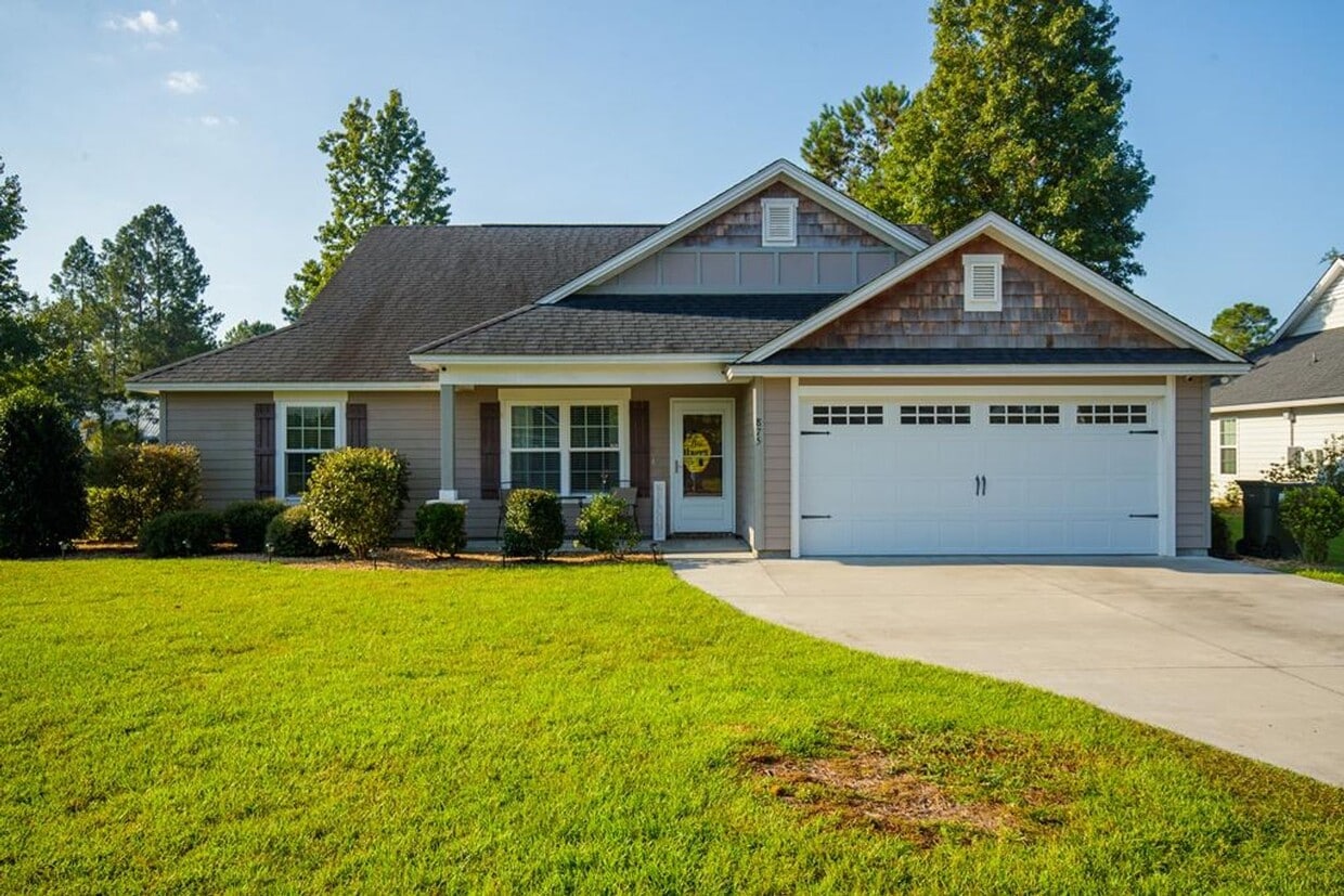 Primary Photo - Modern 4-Bedroom Home with Screened Porch ...