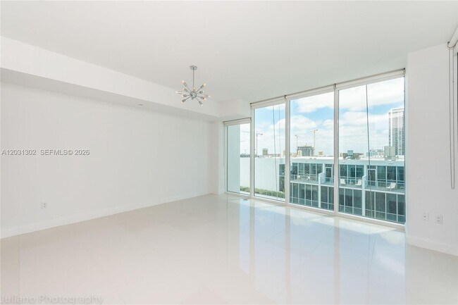 Foto del edificio - 1040 Biscayne Blvd