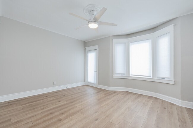 Photo du bâtiment - 15 Indian Rd Crescent