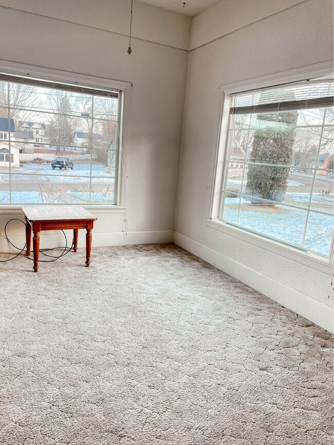 89 Waupaca St Unit A, Clintonville, WI 54929 Apartments in