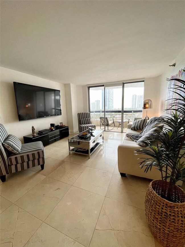 Foto del edificio - 19101 NE 36th Pl