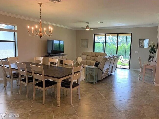 Foto del edificio - 9239 Shadow Oak Ln