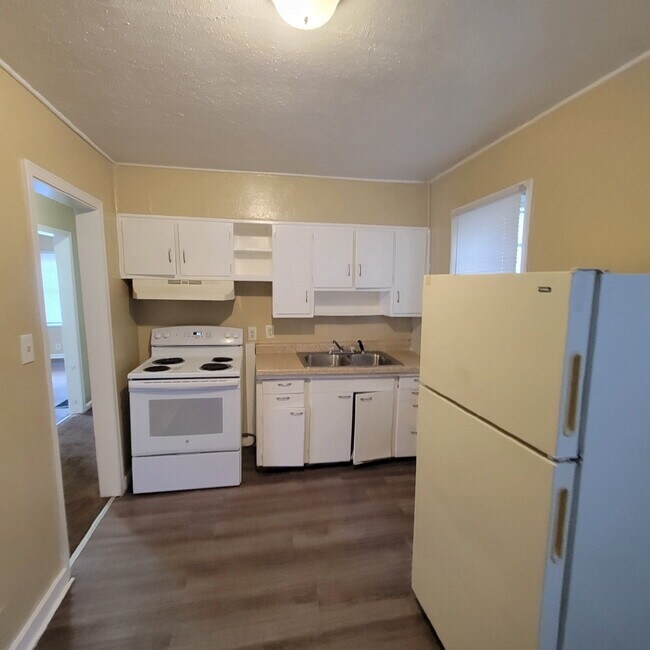 Building Photo - Convenient NE Location! 4BR House for RENT!