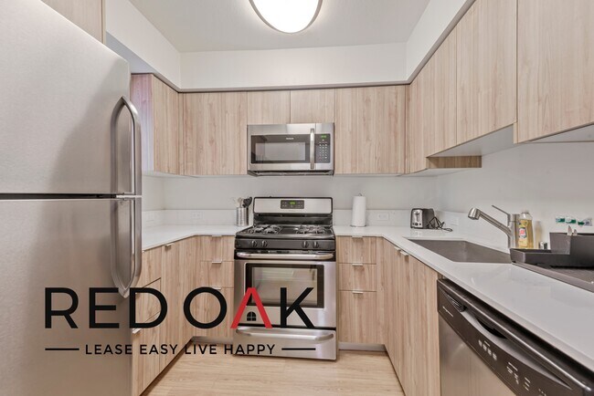 Building Photo - Private, Fully Furnished Room in a Beautif...