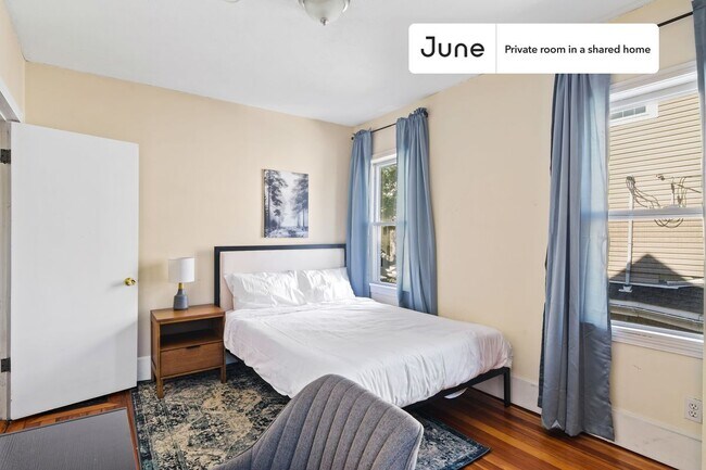 Building Photo - Room in Shared 6 bed/2 bath home in Allston