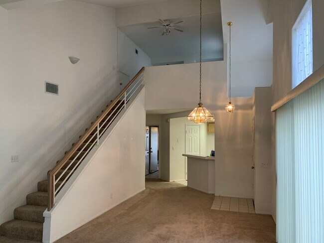 Building Photo - Camarillo Springs Rental now Available