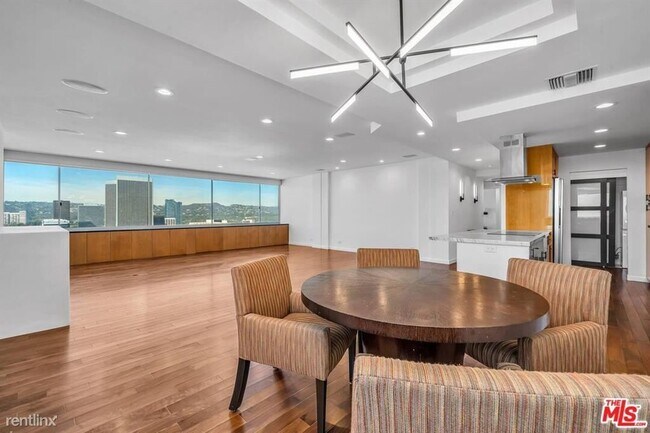 Foto del edificio - 2 br, 2 bath Condo - 2220 Avenue of the St...