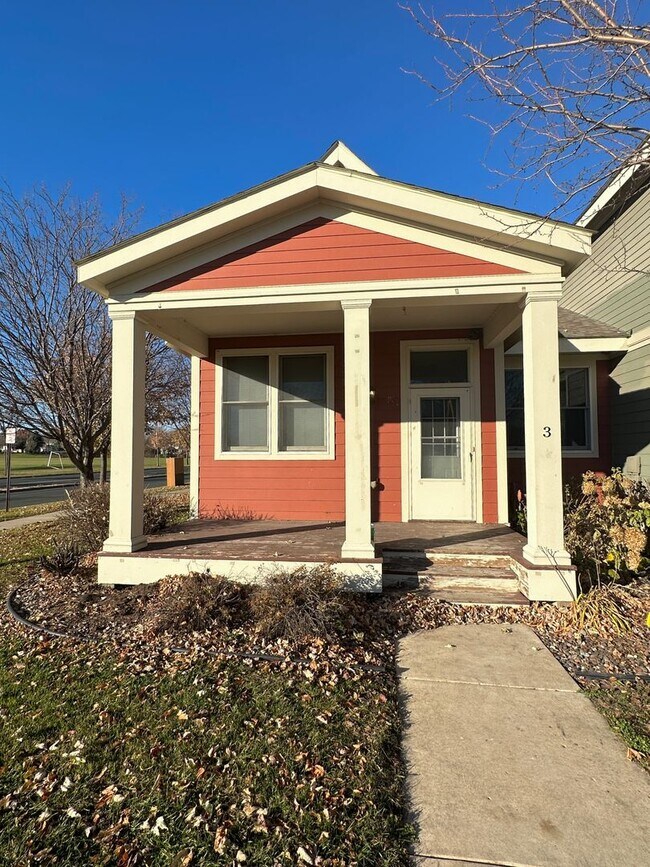 CASA 1908 Room for Rent in Northfield, MN