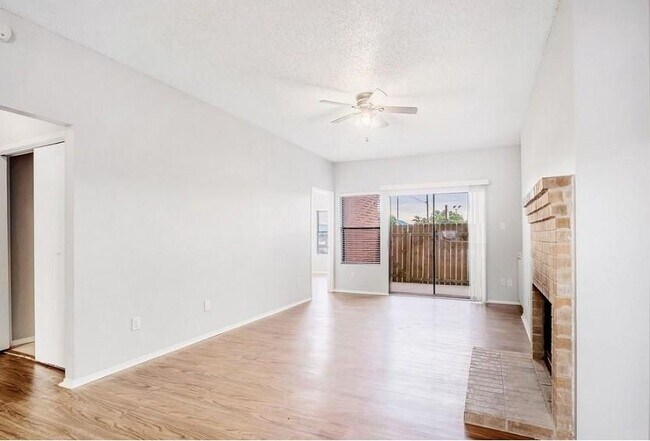 Building Photo - 9504 Menchaca Rd