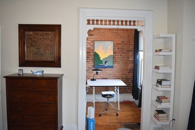Building Photo - 141 Galen St