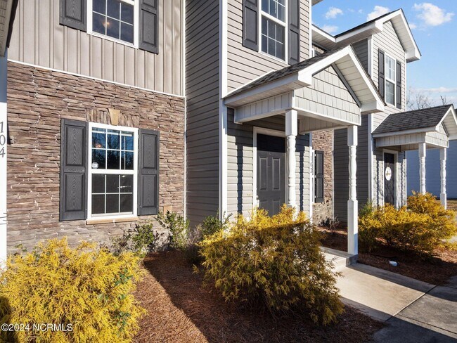 Building Photo - 102 W Murrow Ln