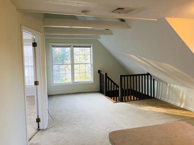 Building Photo - 161 Cedar St