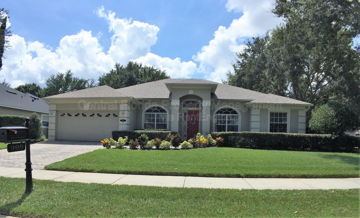 Photo - 909 Arbormoor Pl